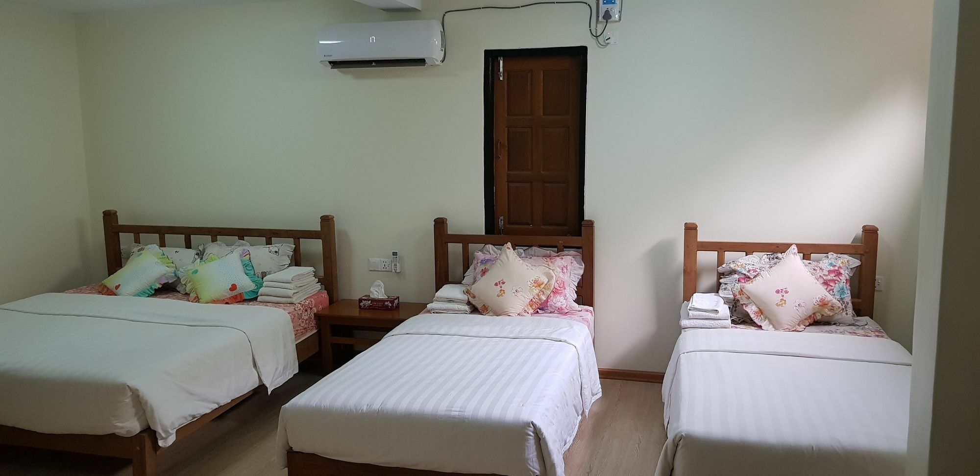 Golden Rose Guest House Old Bagan Exterior foto